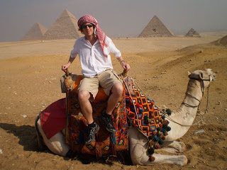 camel-pyramid-photo