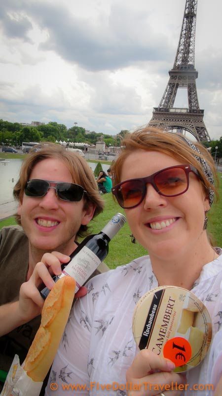 Paris Podcast: eiffel tower picnic