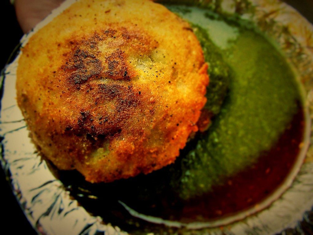 Food from around the world - Aaloo Tikki (Stuffed Potato Cutlet) 