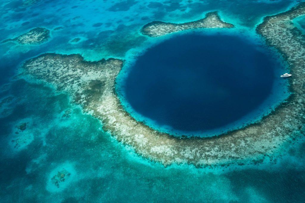 Tropic Air - Blue Hole Belize tours 