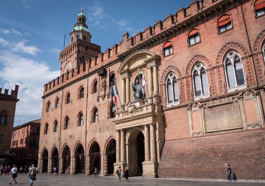Top Things To Do In Bologna Italy: Visit Piazza Maggiore