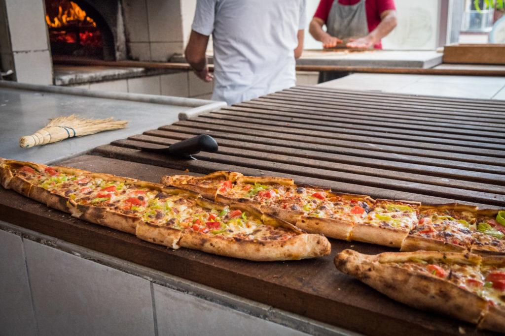 Traditional Turkish food - what to eat in Istanbul: Pide