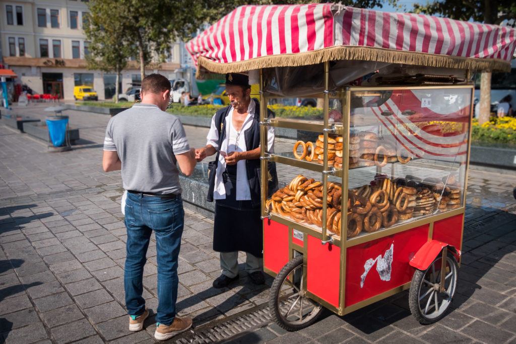 Istanbul Street food - Traditional Turkish food - What to eat in Istanbul: Simit