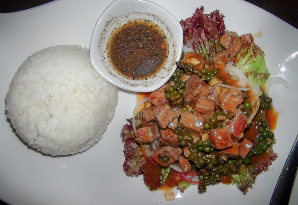 Lok lak: Cambodian pepper beef stir fry | Cambodian Dishes
