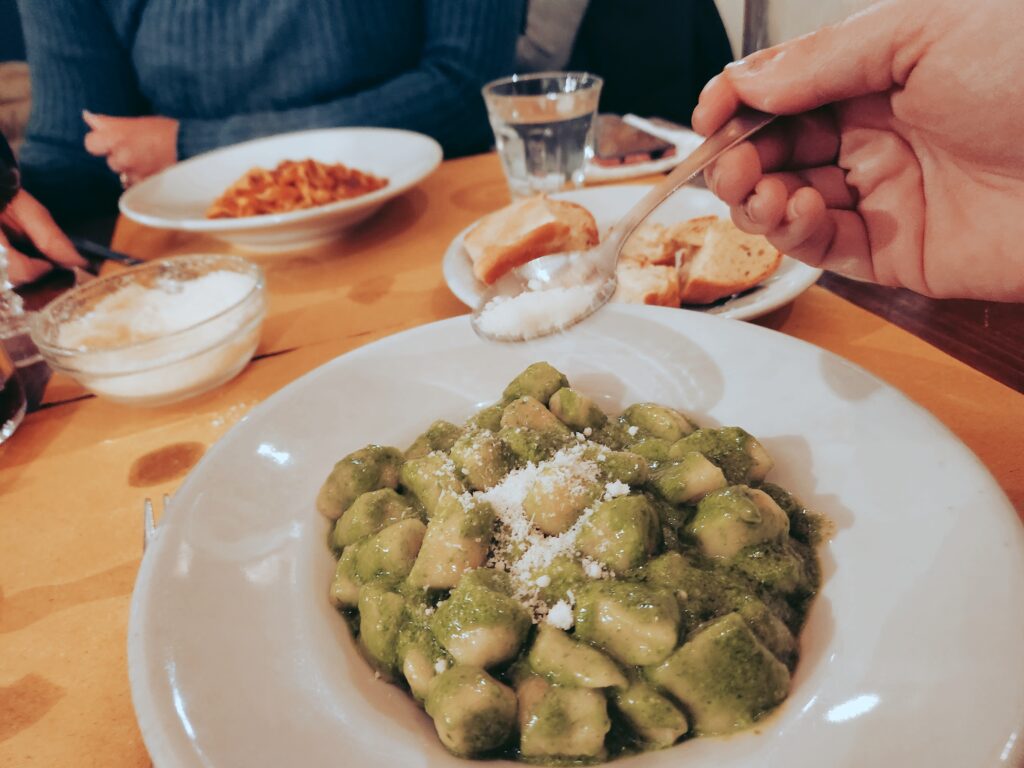 What to eat in Genoa - Pesto gnocchi